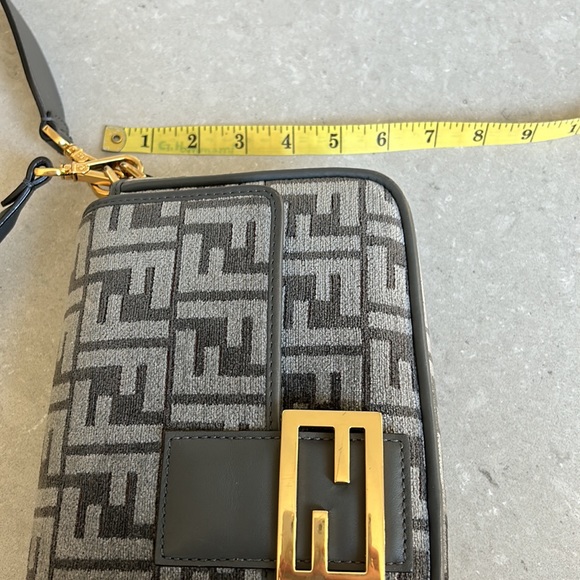 FENDI Baguette Gray Velour Gold Hardware Purse Shoulder Bag Cross Body - Picture 7 of 16